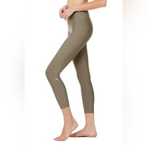 Alo Airlift 7/8 Olive Branch Size L